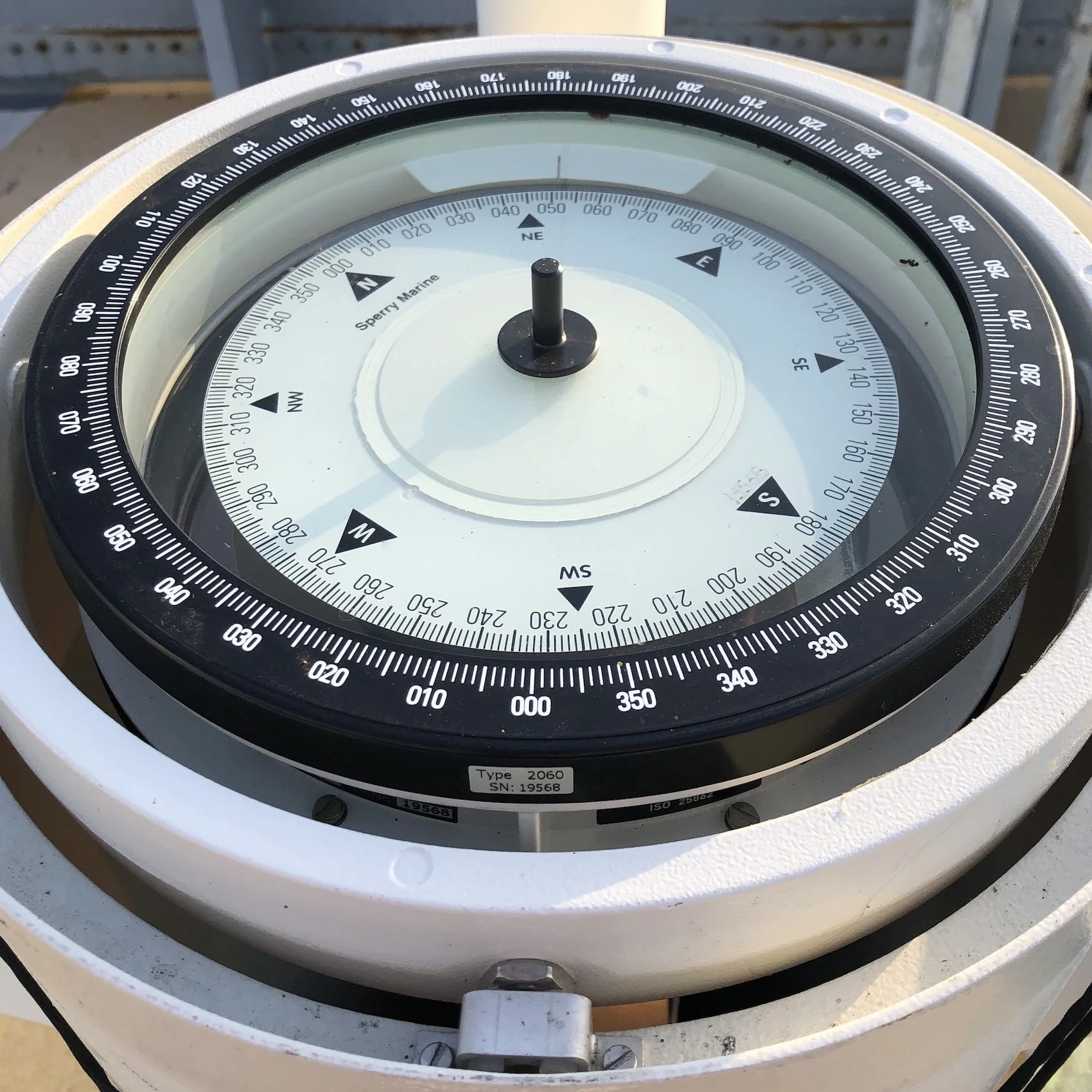 メンテナンス STANDARD COMPASS Hand Bearing Compass Restoration - YouTube